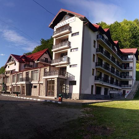 Hotel Floris Cheia  Exterior photo